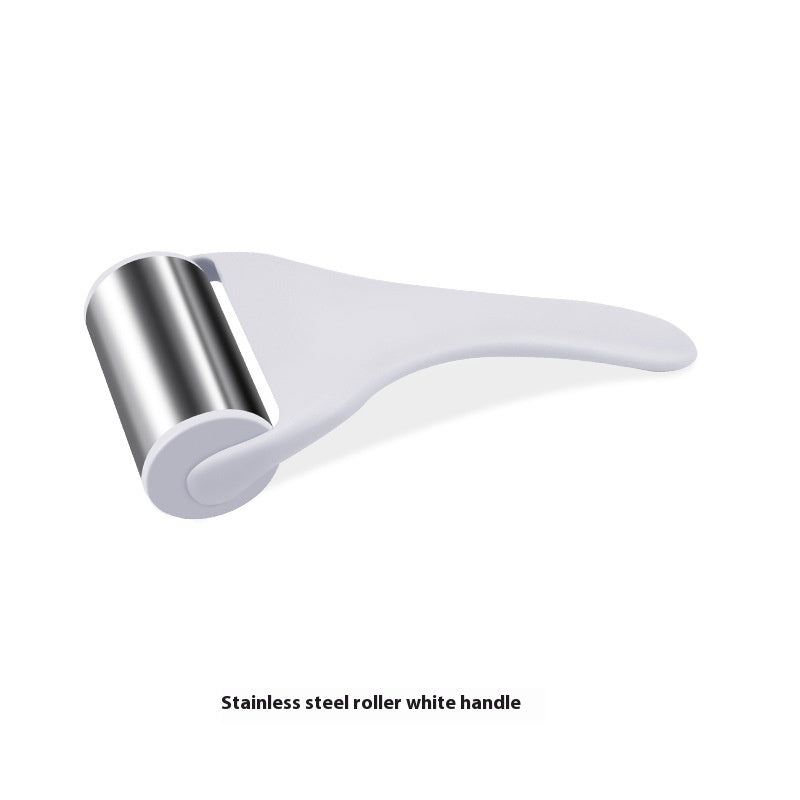 Massageador facial com rolo de gelo e máscara de microagulhas